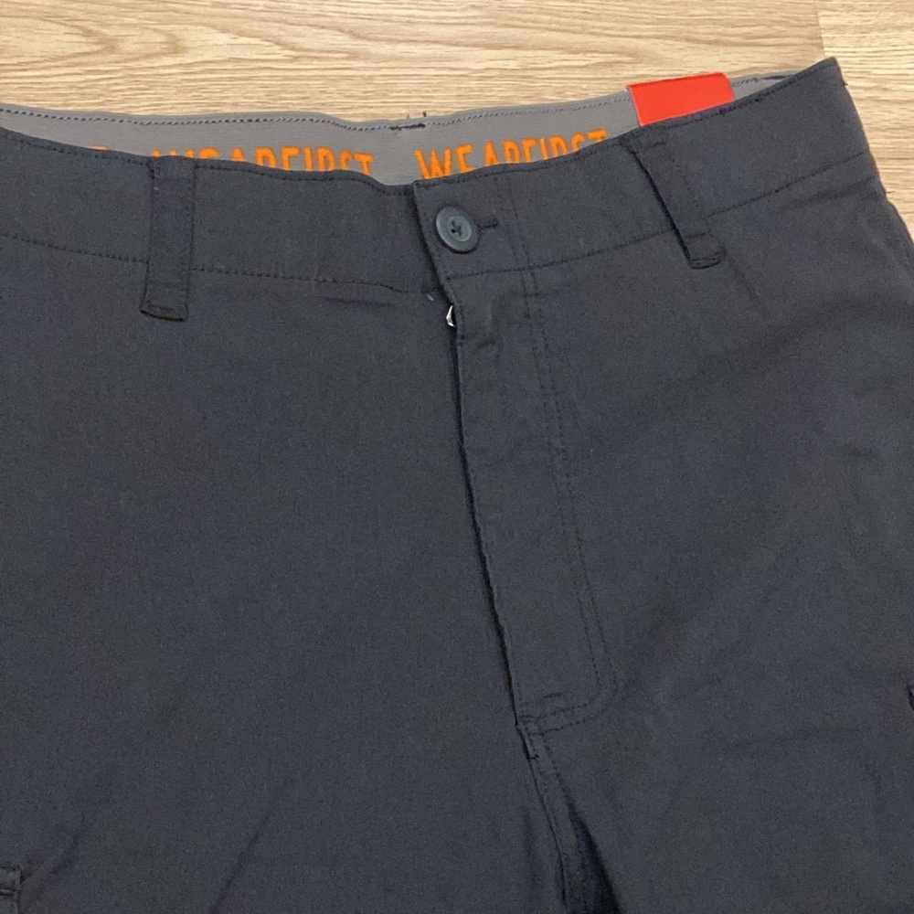 WEARFIRST Men’s Black Cargo Shorts - Picture 7 of 11